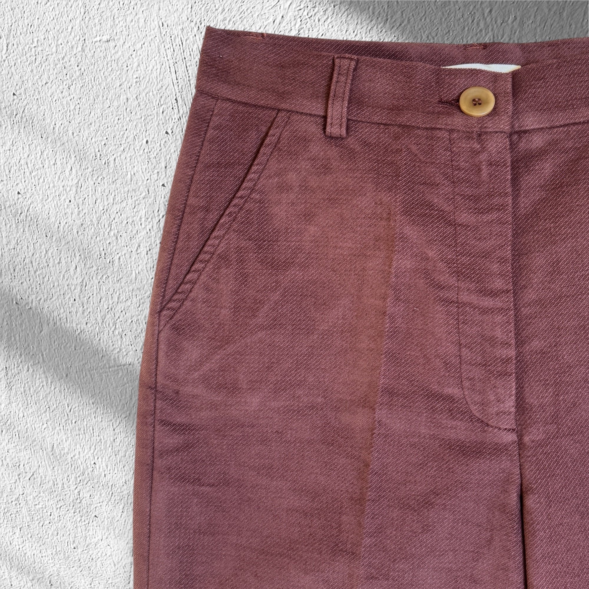 Pantaloni in fustagno vino